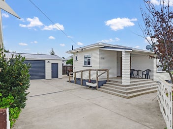 Sun & Space on a Full Corner Site!