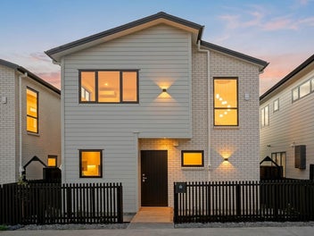 Standalone Family Living in Prime Westgate Loc...