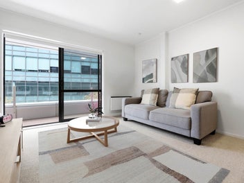 Freehold City Fringe Living in Marina Park