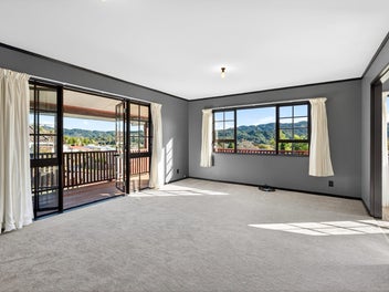 A RARE WAINUI GEM
