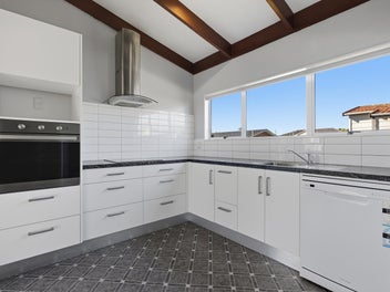 Cottage Charm - Sunny Setting