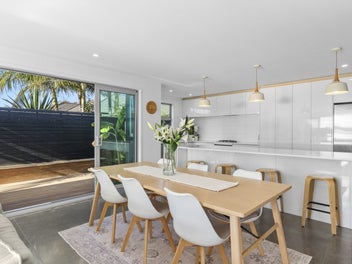 Sunshine, Space & Effortless Style