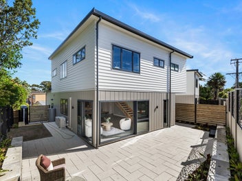 Brand new dream home in Greenhithe/Albany
