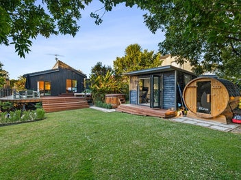 Seamless Living, Sunsets & Sea Views