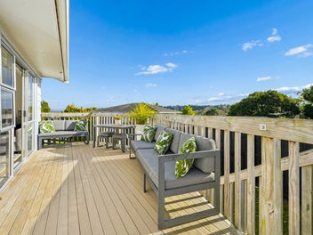 Modern freehold family living