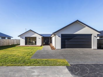 Contemporary living with the space to enjoy!