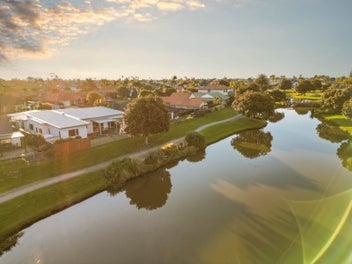Coastal Living, Lagoon Views