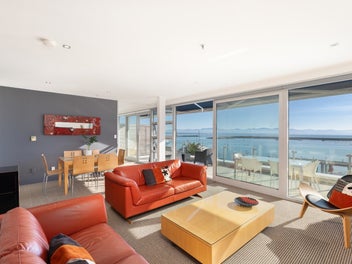 Wake up to the waterfront