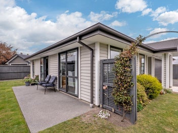 Sun-filled living with lasting appeal