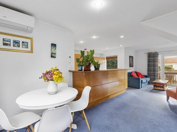MODERN THORNDON LIVING