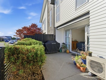 MODERN CONVENIENCE ON FREEHOLD TITLE