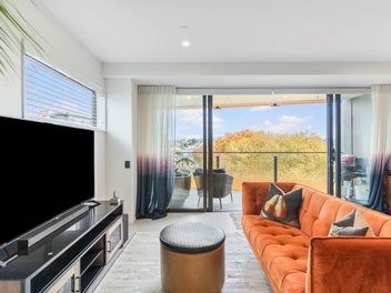 The Vulcan: West-Facing Park Views