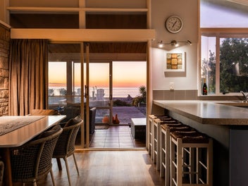 Wake up to the bay - private, peaceful, perfect