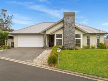 Peaceful Living with Style, Space & Scenic Beauty