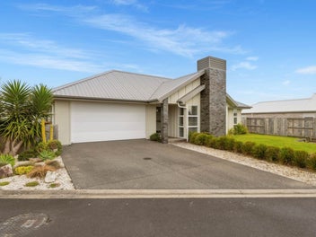 Peaceful Living with Style, Space & Scenic Beauty