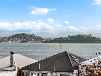 St Heliers luxury penthouse with sunset views