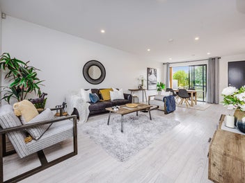 Large, spacious and sunny executive home