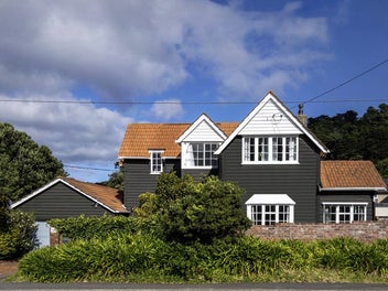 A Seatoun Original - Landmark Home, Rarely Offered