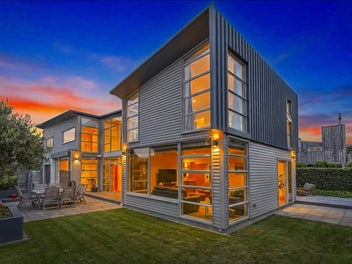 Exceptional Executive Home - Perfect Entertainer!
