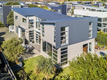 Exceptional Executive Home - Perfect Entertainer!