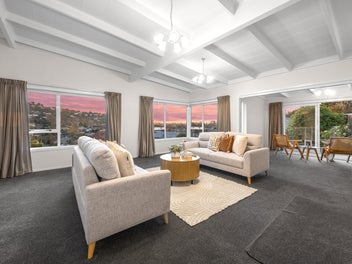 Elevated Presence, 4 Car Garaging - Cashmere Zone
