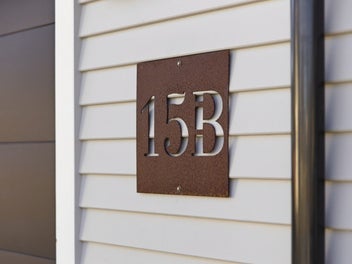 Extensively upgraded family living