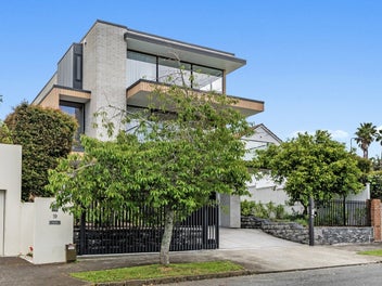 World-Class Residence – Heart of Parnell