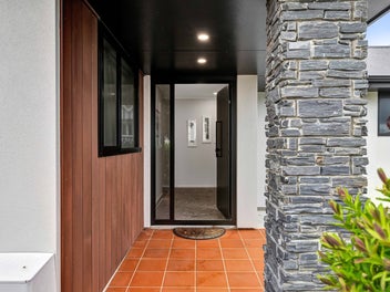 EXECUTIVE, MODERN TOWNHOUSE. . .