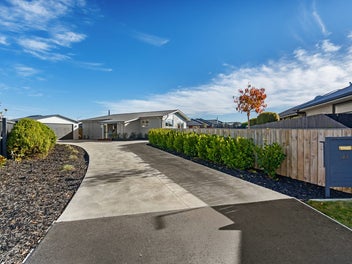 Rare 1,064sqm Opportunity!