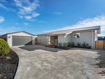 Rare 1,064sqm Opportunity!