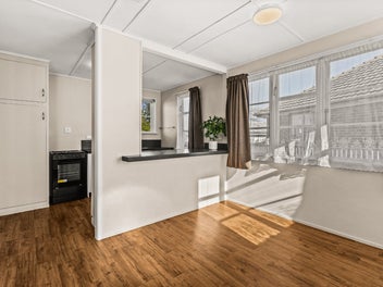 Sunny Start With Spacious Garaging