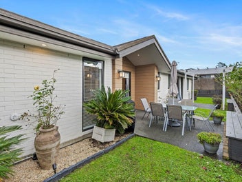 Modern Family Living in the Heart of Kumeu