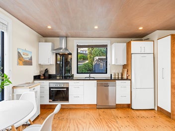 Coastal Home, Retreat or Income!