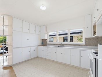 Big Home Large Basement Huge Potential