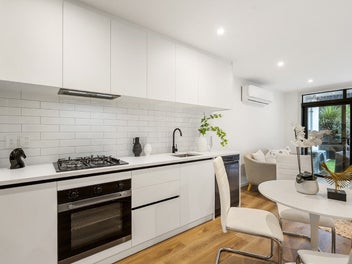 Receivership sale | Final courtyard apartment
