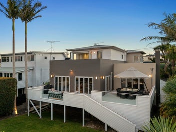 BAYS FAMILY LIVING - VIEWS, SPACE, LOCATION