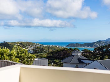 SPECTACULAR SEA VIEWS, SUN AND SPACE
