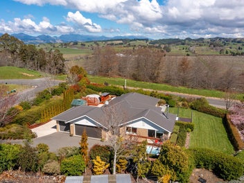 Postcard Perfect in Appleby Hills