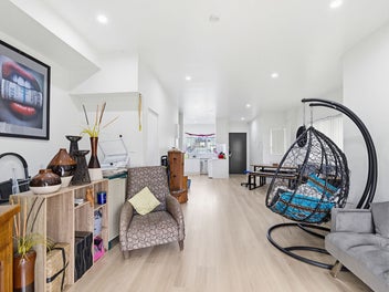 Modern Living on Putiputi Way