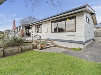 EASY COASTAL VILLAGE LIVING