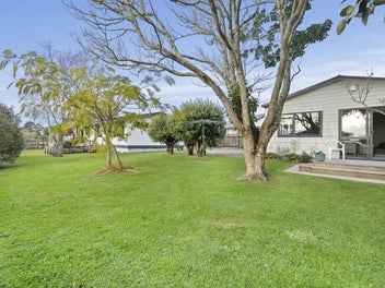 EASY COASTAL VILLAGE LIVING