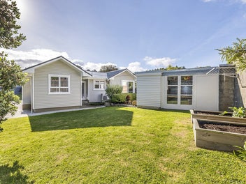 SIMPLY PERFECT, MODERN LIVING - RV $640,000
