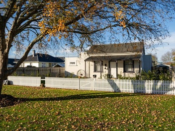TIMELESS CHARM ON ROBINSON