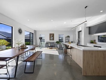 CONTEMPORARY IN PRIME LOCATION