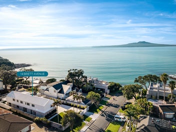 Brand New Coastal Luxury | Brett Avenue