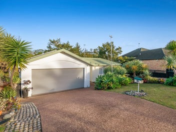 Peaceful Reserve-Side Living - A Home to Treasure
