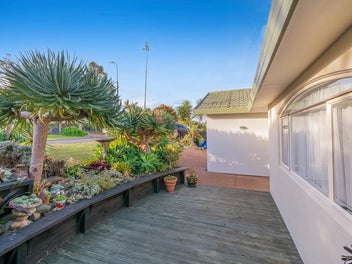 Peaceful Reserve-Side Living - A Home to Treasure