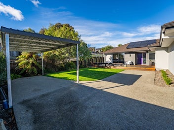 5 Beds-2 Baths-2 Living = The Perfect Family Home?