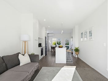 Charming, Freehold 3-Bedroom in Avondale!!!