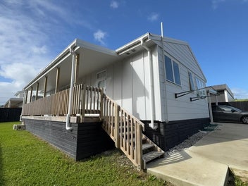 Image 1 of 7